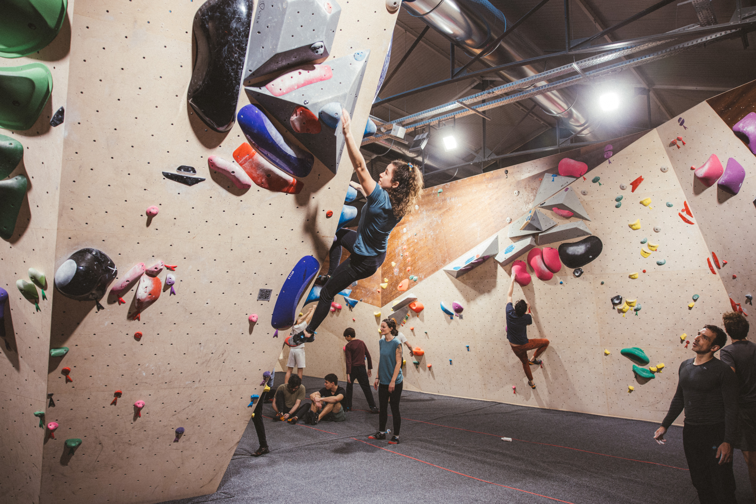 Climbing District - Salle d'escalade à Paris - Neuilly ©Arthur Delicque