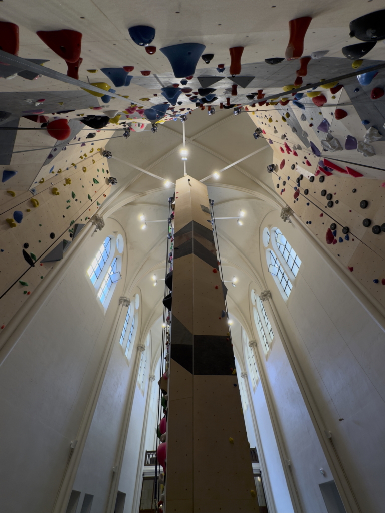 Climbing District - Salle d'escalade à Paris - Sevres-Lecourbe @ Louis Lepron